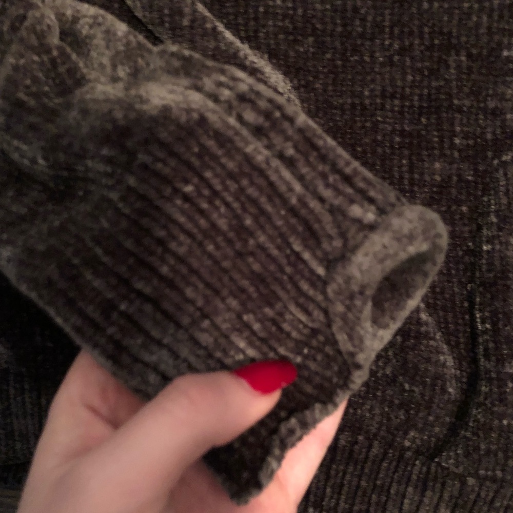 Cropped Sweater - Picture 3 of 3